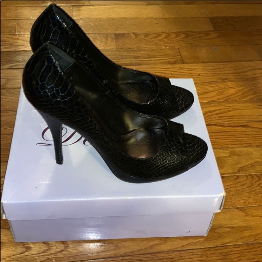 NWT Delicious Black Peep Toe Pumps | Textured Faux Leather Stiletto Heels |
